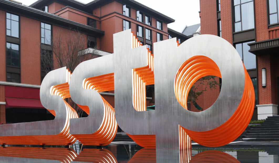 Appearance of a swiss-chinese Matchmaking Platform,Corporate Design