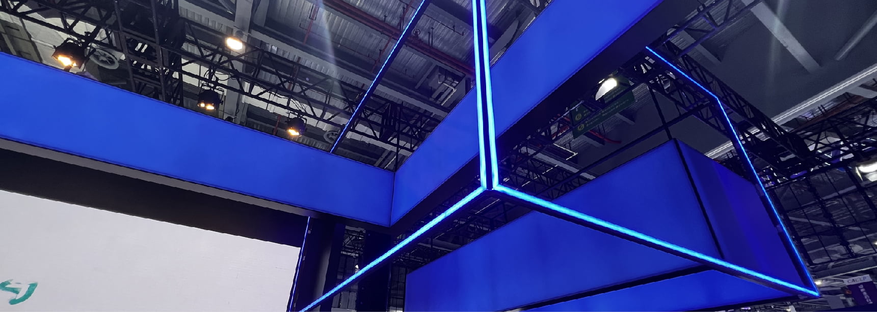 Corporate image design applied to brand brochures